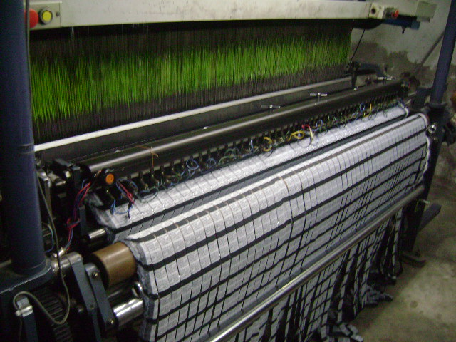 WOVEN PATCHES & LABELS MACHINE
